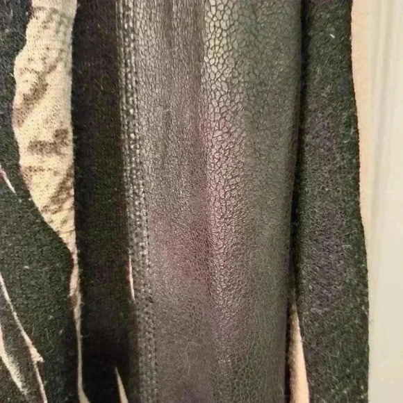 Vex Collection Open Cardigan Sweater Black and Creams long Sleeve Size 44 #165 - Picture 4 of 10